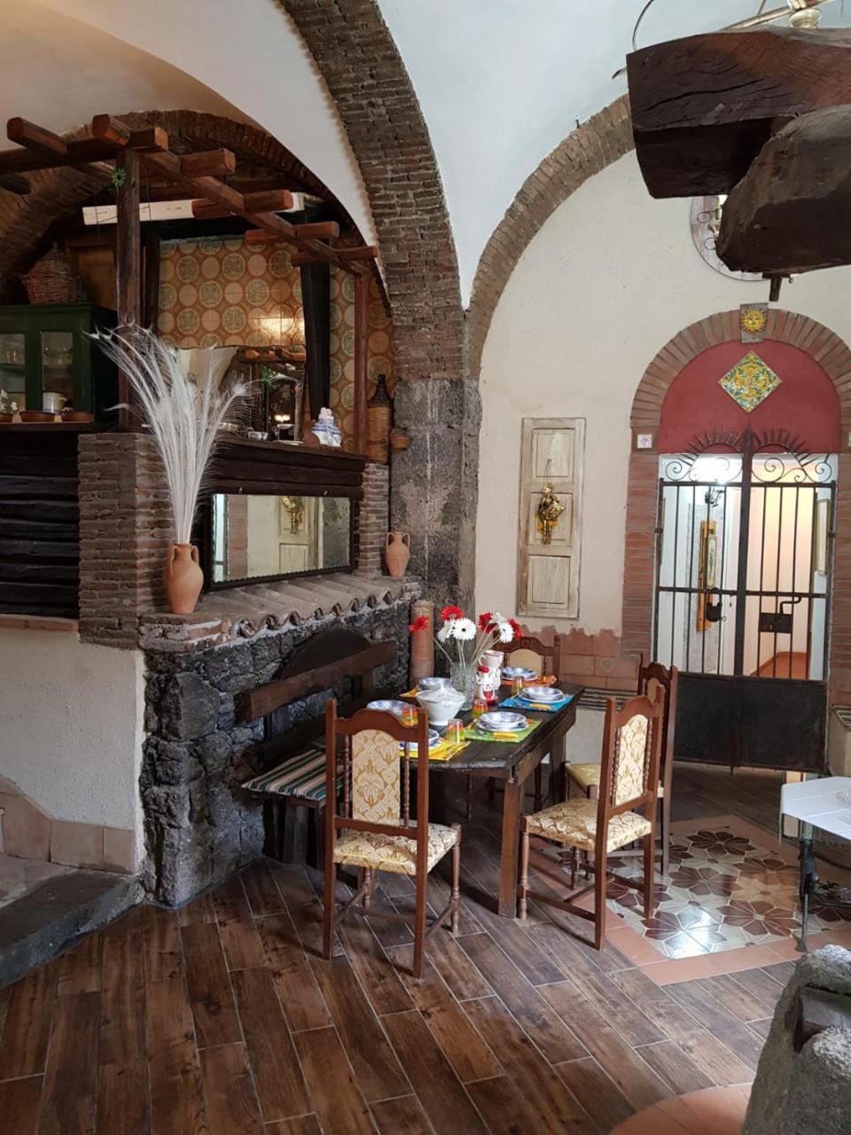 サンタ・ヴェネリーナ Original Sicily Houseヴィラ エクステリア 写真